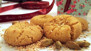 https://brindabungaroo.com/nankhatai-indian-shortbread-cookies/
